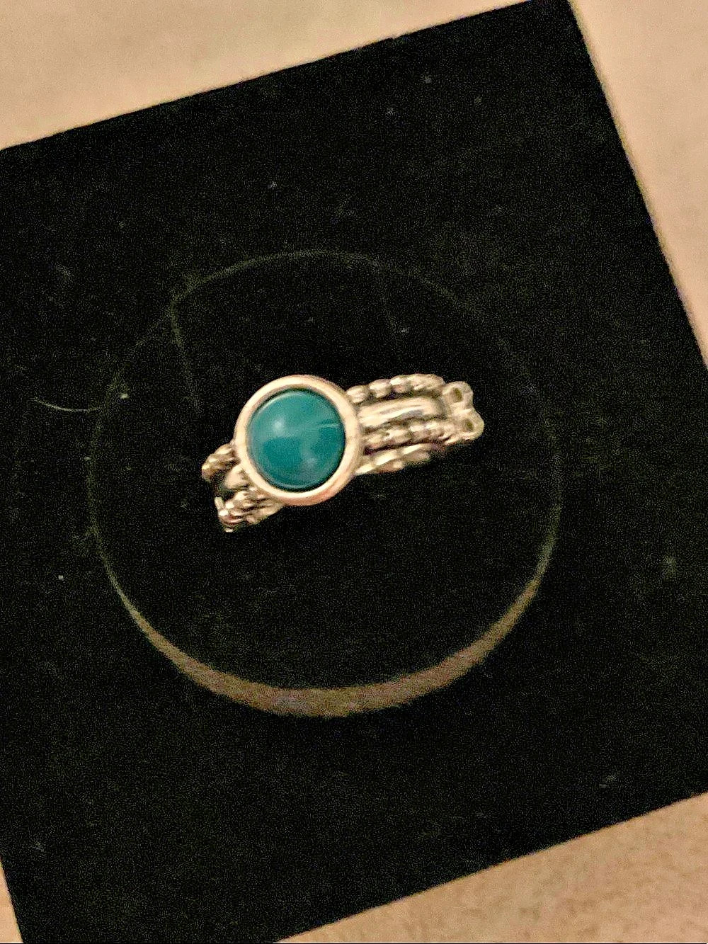 Green Stone Beaded Ring Size 8 Like New